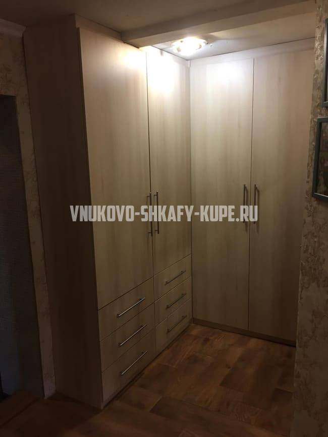 Шкафы угловые Внуково